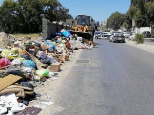 الطاهر لصدى: شركة الخدمات العامة مستمرة بالعمل على إزالة القمامة بطرابلس رغم قلة إمكانياتها