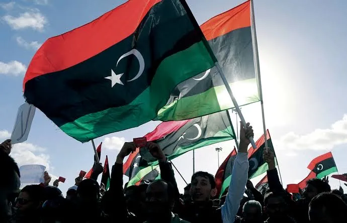 الليبيون بين منصتين: البنك المركزي للعملات وحكومة الدبيبة للحفلات!