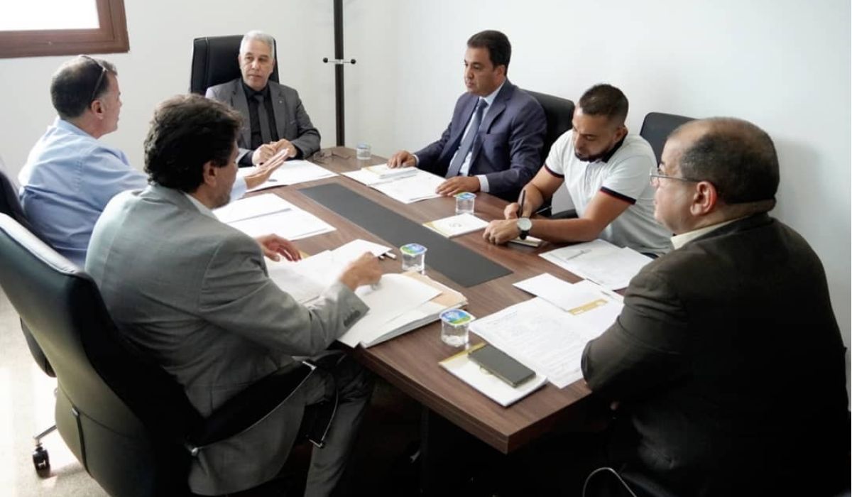 العمل والتأهيل تناقش المشاكل التي تعيق تنفيذ اتفاقيات التدريب أثناء العمل