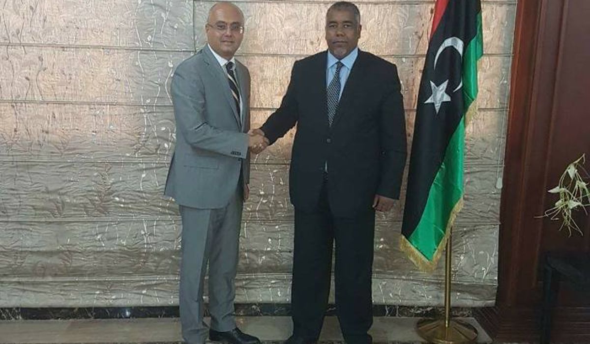 السفير التركي يناقش عودة الشركات التركية مع وزير الحكم المحلي بحكومة الوفاق