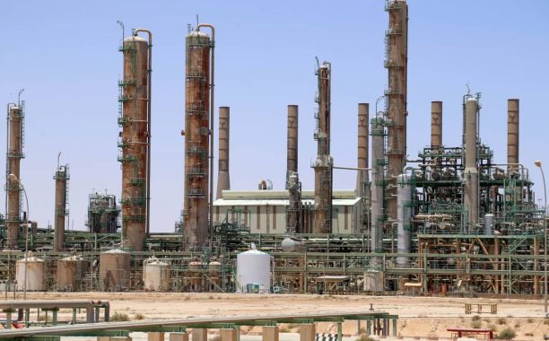 "الدبيبة" يشرف على توقيع إتفاق لإنشاء منشأة طاقة شمسية