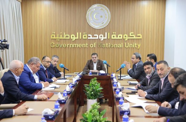 خاص.. "التجاري الوطني" أولى المصارف في شحن بطاقات ال100 ألف دولار