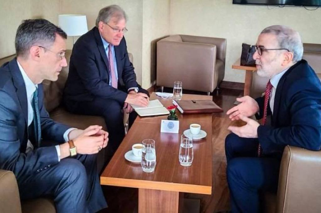 بعد تحدثه عن كفاءة المؤسسة والإشارة إليها..وزارة النفط تصدر بياناً لإستنكار ما ورد في حديث السفير الأمريكي لدى ليبيا