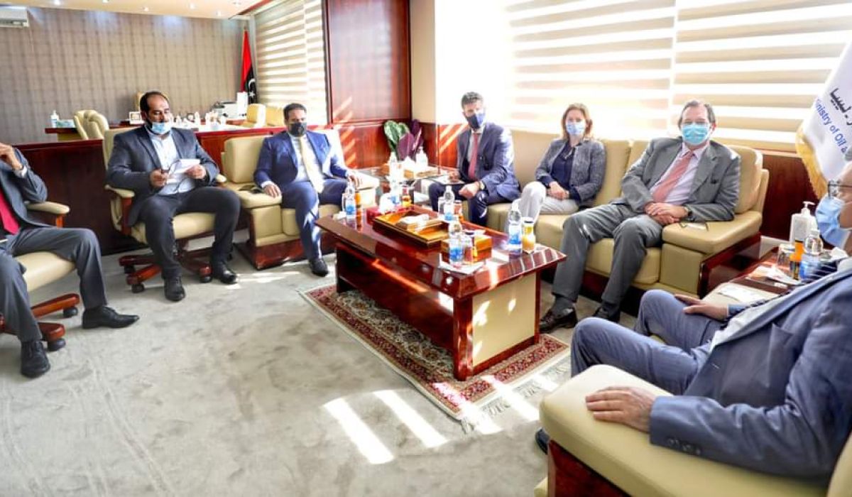 العبار يطالب سفير المملكة المتحدة لدى ليبيا بتذليل الصعاب للحصول على التأشيرات والأوذونات اللازمة