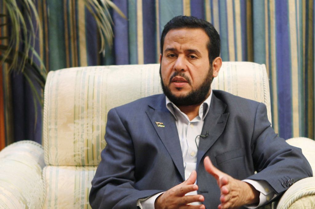 حسني بي: سعر الدولار الحقيقي لا يتعدى 2.50 دينار ولكن بشروط