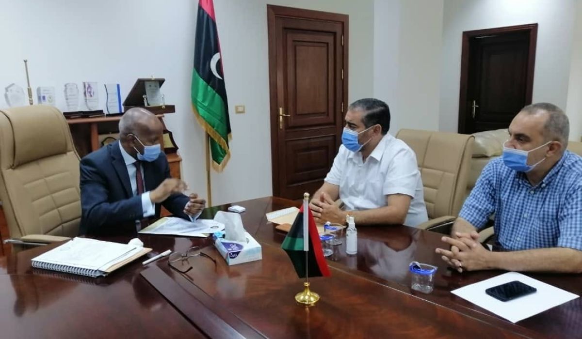 "عمل الوفاق" تناقش سبل تسهيل إجراءات تسجيل الباحثين عن العمل والمهجرين من المنطقة الشرقية