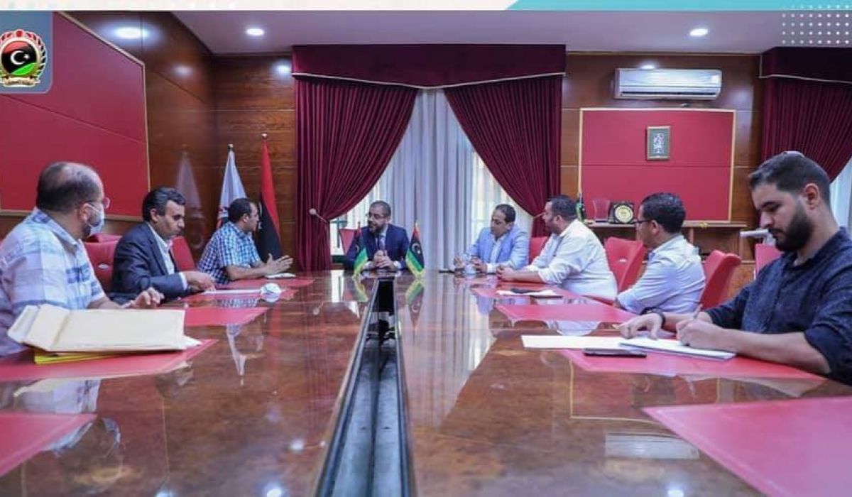 الصحة تبحث مع رؤساء النقابات الطبية تضمين كل العاملين بالقطاع لقرار رفع المرتبات