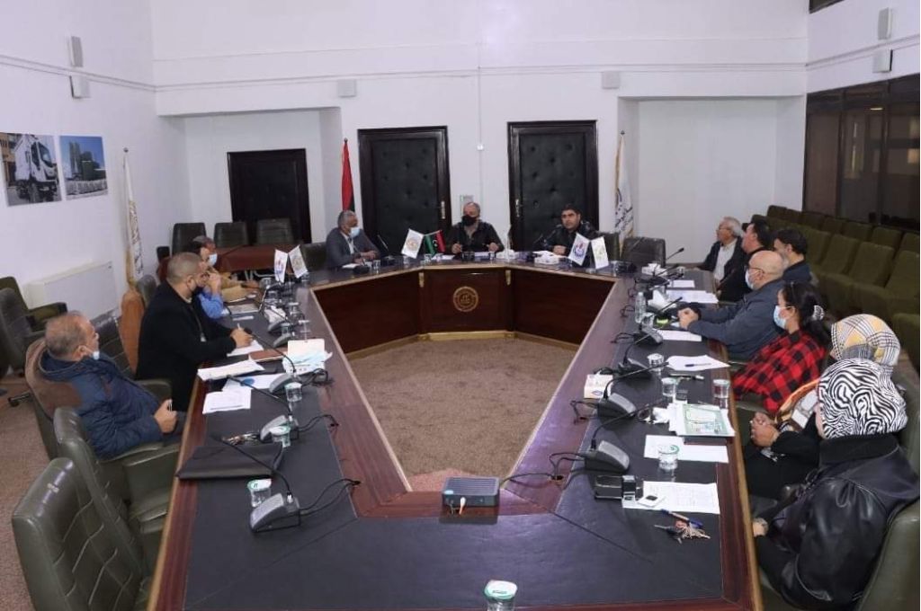 "القطراني" يبحث كيفية حلحلة المشاكل التي تواجه شركات الخدمات العامة للنظافة