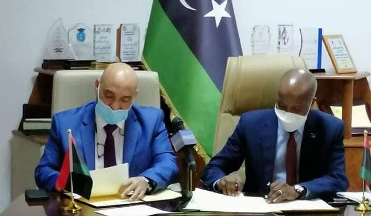 وزارة العمل توقع اتفاقية الربط الالكتروني مع الهيئة العامة للمعلومات