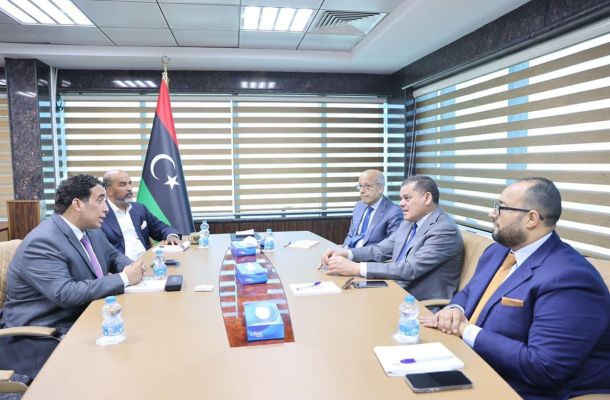 الوطنية للنفط تبحث ملفات التعاون المشترك مع شركة الكهرباء وجهاز الطاقات المتجددة