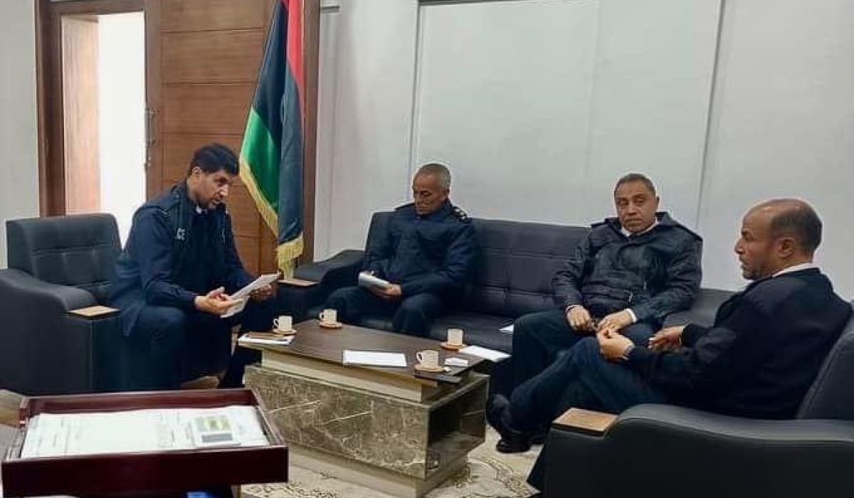 اجتماع لمناقشة كيفية العمل على انشاء وتجهيز غرفة عمليات بحرية