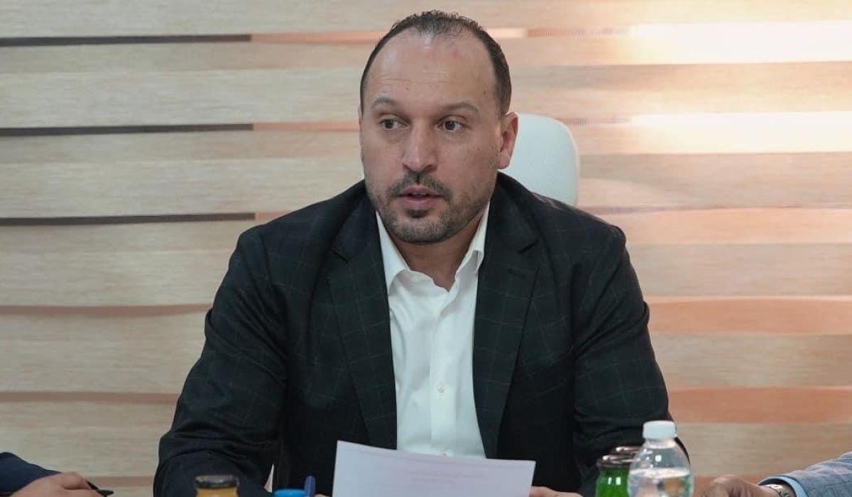 خاص.. مصادر بالإتصالات: رغم تنبيه الديوان إستمرار "بن عياد" الصرف من بند المسؤولية الاجتماعية