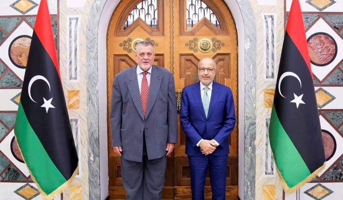 الكبير يناقش مع المبعوث الخاص للأمين العام للأمم المتحدة جهود توحيد مصرف ليبيا المركزي