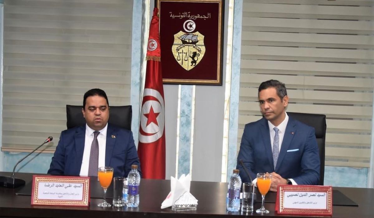 وزير العمل يلتقي نظيره التونسي لبحث التعاون المشترك في مجال التكوين المهني والتشغيل
