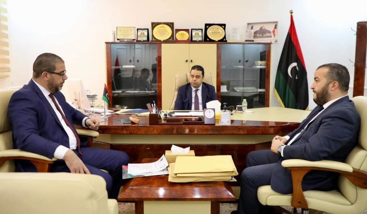 "العابد" يصدر تعليماته بالبدء الفوري لإستكمال إجراءات الإفراجات المالية لموظفي القطاع الصحي