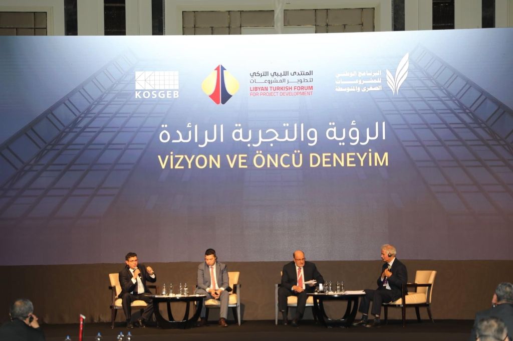 مدير عام الشركة الليبية للخدمات الأرضية يزور محطة مطار الأبرق