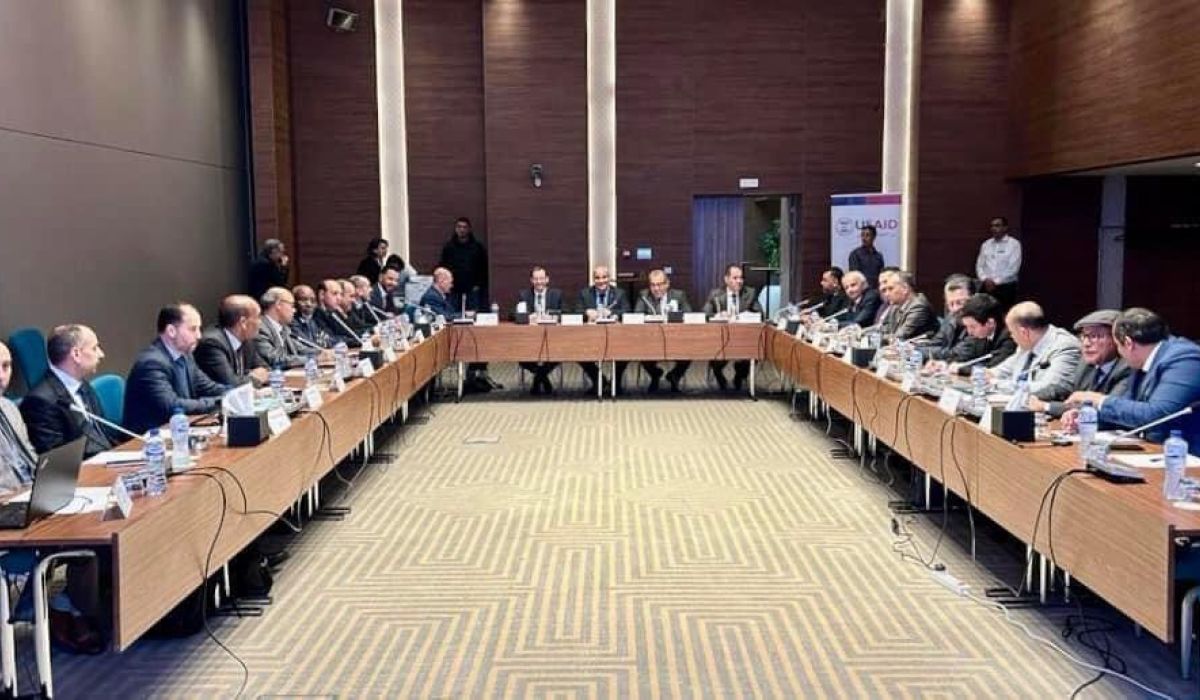 إدارات المركزي طرابلس وبنغازي يعقدان اجتماع لتبادل وجهات النظر