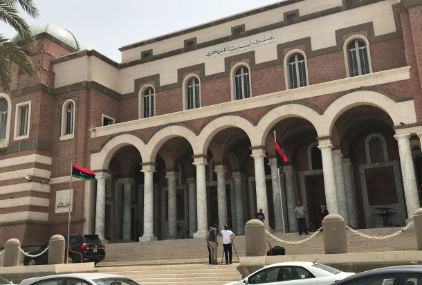 أنظار المواطنين تتجه إلى تونس.. عين على الحوار وأخرى على تأثيراته الاقتصادية