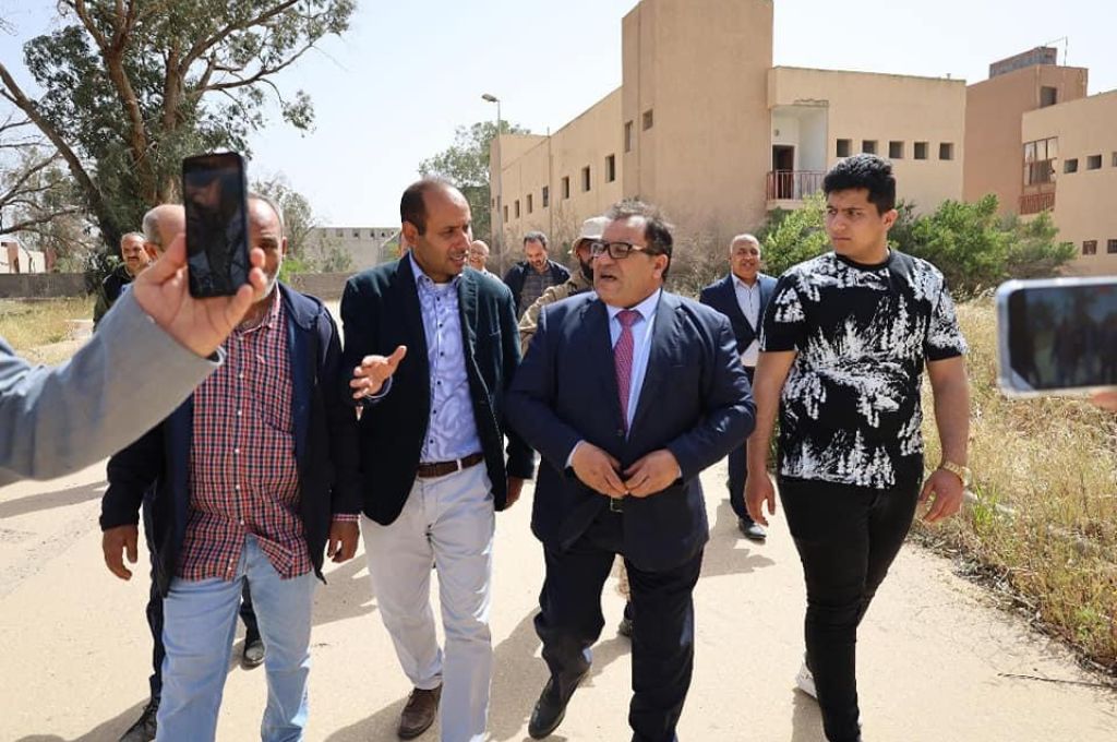 خاص.. فريق السيولة بالمركزي يكشف تسليم قسم اصدار طرابلس 35 مليون لفروع التجاري ..مع توضيح التوزيعات