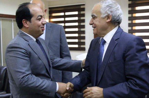 بلدي الرياينة يبحث مع مصرف الوحدة سبل توفير السيولة