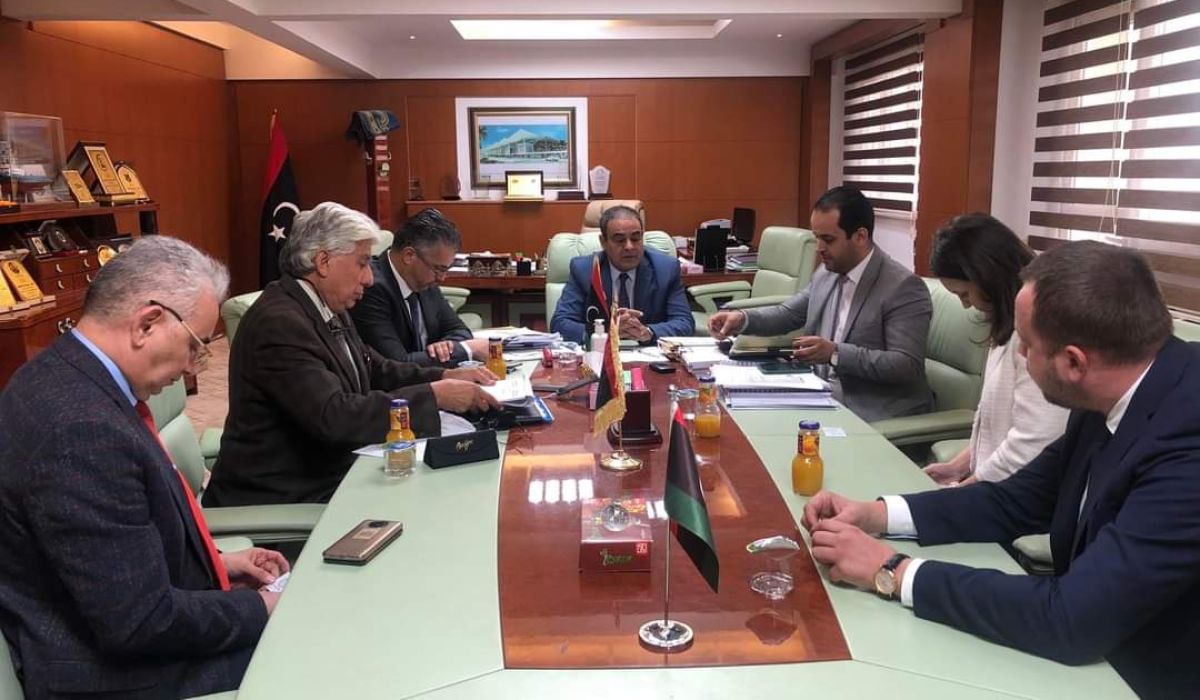 وزير المواصلات يبحث سُبل التعاون مع الغرفة التجارية الليبية الرومانية المشتركة
