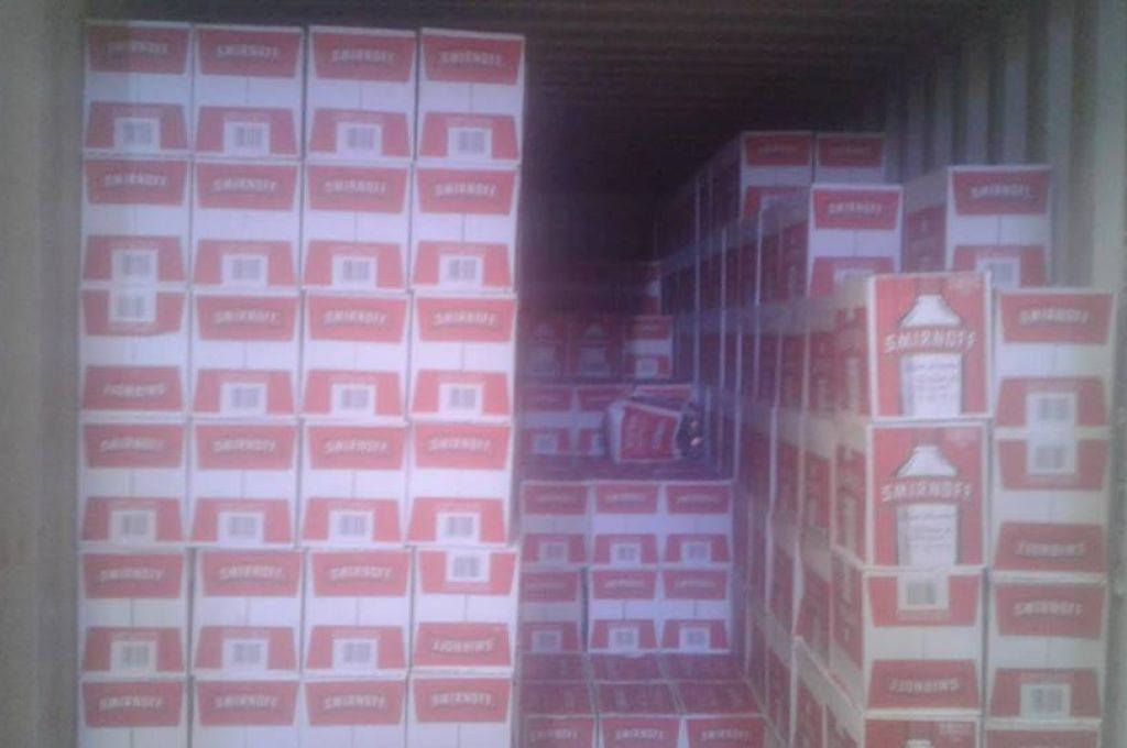 ضبط حاوية تحتوي على 9588 زجاجة خمر بميناء مصراتة البحري