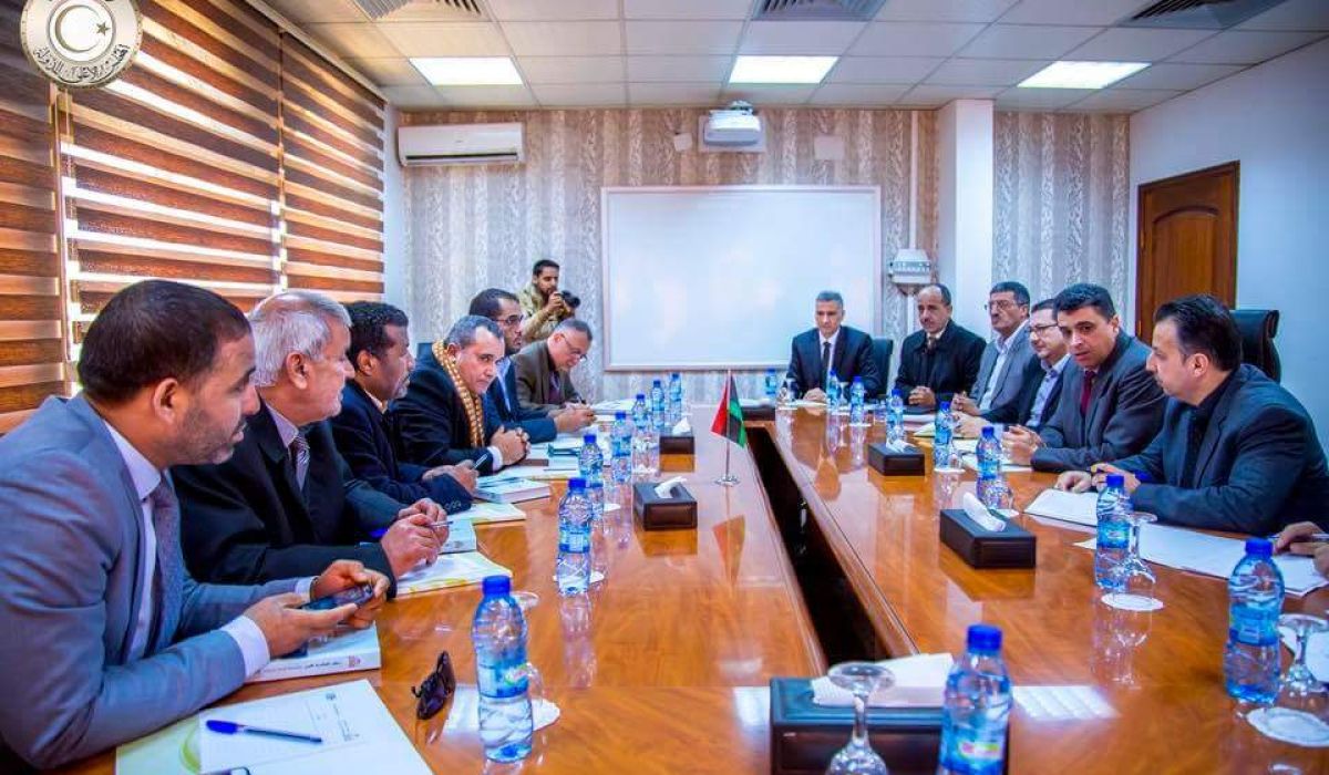 شكشك يبحث عن حلول للأزمة الاقتصادية مع رؤساء اللجان الدائمة بالمجلس الأعلى للدولة