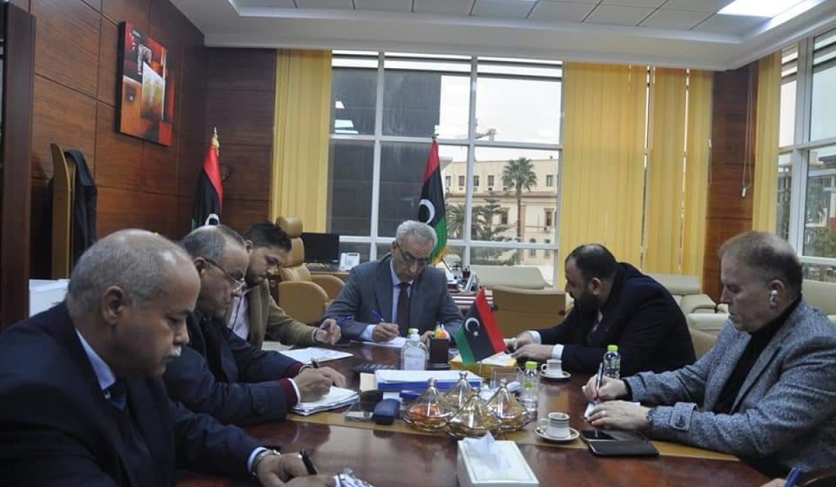 اجتماع لمناقشة دور وزارة الشباب في تحديد الإحتياجات المطلوبة لتنفيذ برنامج الإقراض الشبابــي لمختلف البلديات ضمن برنامج "عودة الحياة"