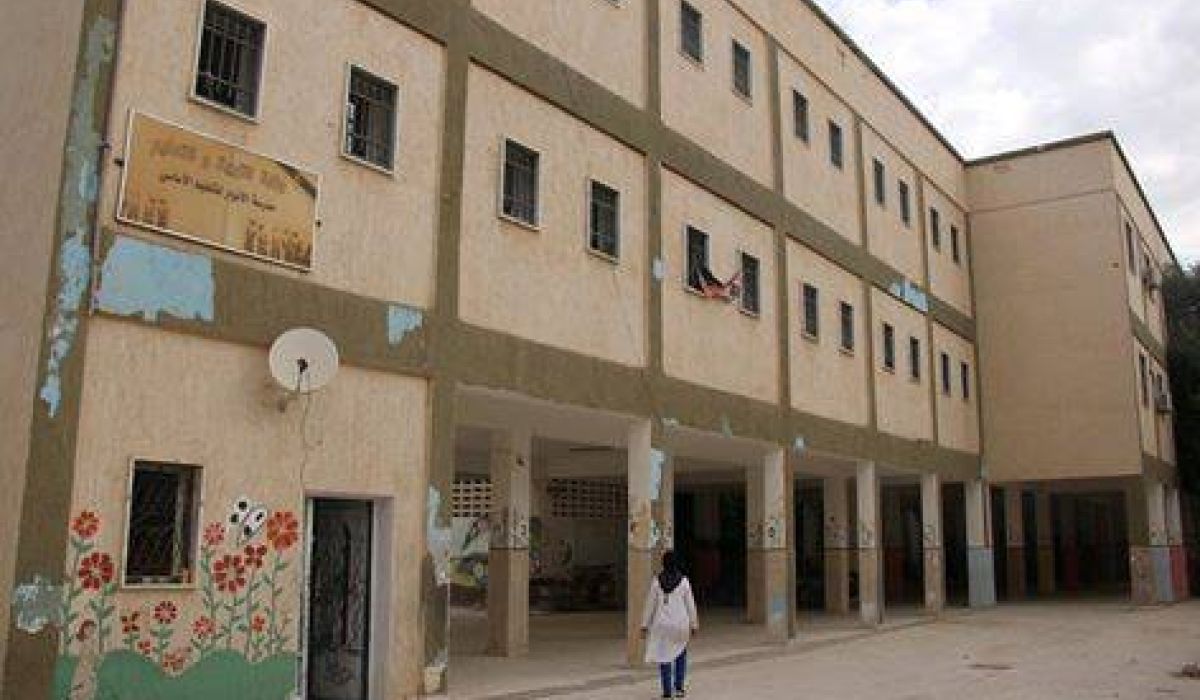 مدير مكتب التخطيط ببلدية طرابلس المركز يتابع أعمال صيانة عدد من المدارس داخل نطاق البلدية