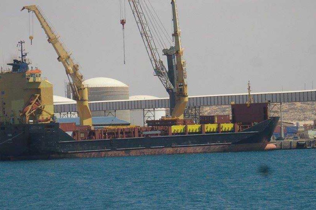 مجلس النواب "بطرابلس" يرحب بالتواصل مع كافة شرائح المجتمع ..ويؤكد على تشكيل فريق نيابي لجدولة مطالب المتظاهرين