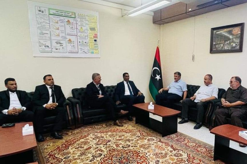 "القطراني" يؤكد على ضرورة متابعة ملف بلدية سلوق والمشاريع المتوقفة بالمنطقة