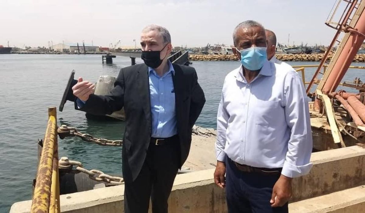 للإطلاع على آثار حادث اصطدام الناقلة النفطية... صنع الله في زيارة إلى المنطقة الحرة بمصراتة