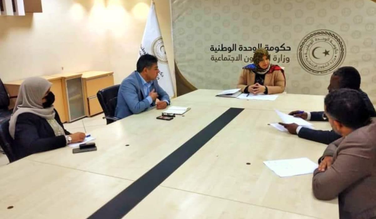 "الكيلاني" تبحث سرعة صرف منحة الزوجة والأبناء