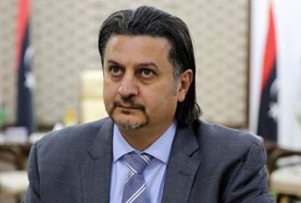 هل هناك هادي فعلاً يسير بجمل البنك الخارجي؟ أم تُرك الحبل على الغارب؟