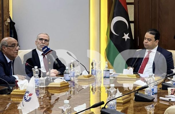 خلال اجتماعه مع صنع الله.. "العابد" ينوه بأهمية تحمل المسؤوليات وعدم إحداث أي إرباك في قطاع النفط