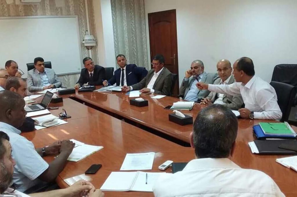 اندلاع حريق بمحطة كهرباء الخمس وخسارة الشبكة العامة 550 ميغاوات