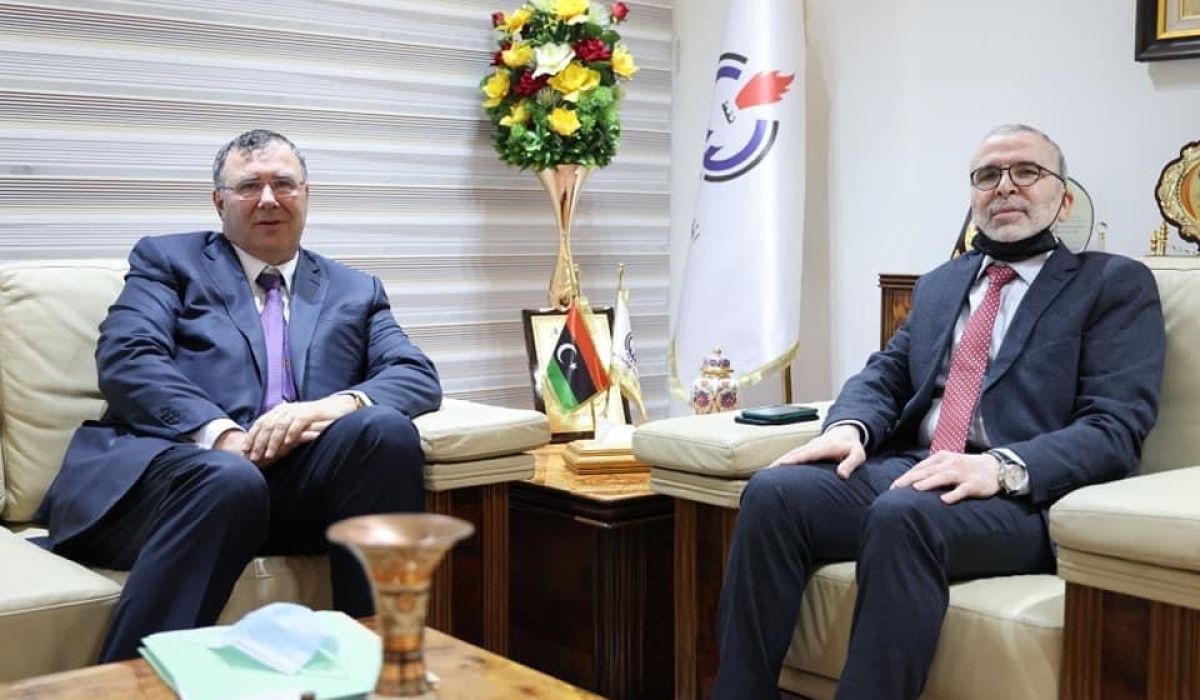 صنع الله يلتقي المدير التنفيذي لشركة توتال الفرنسية