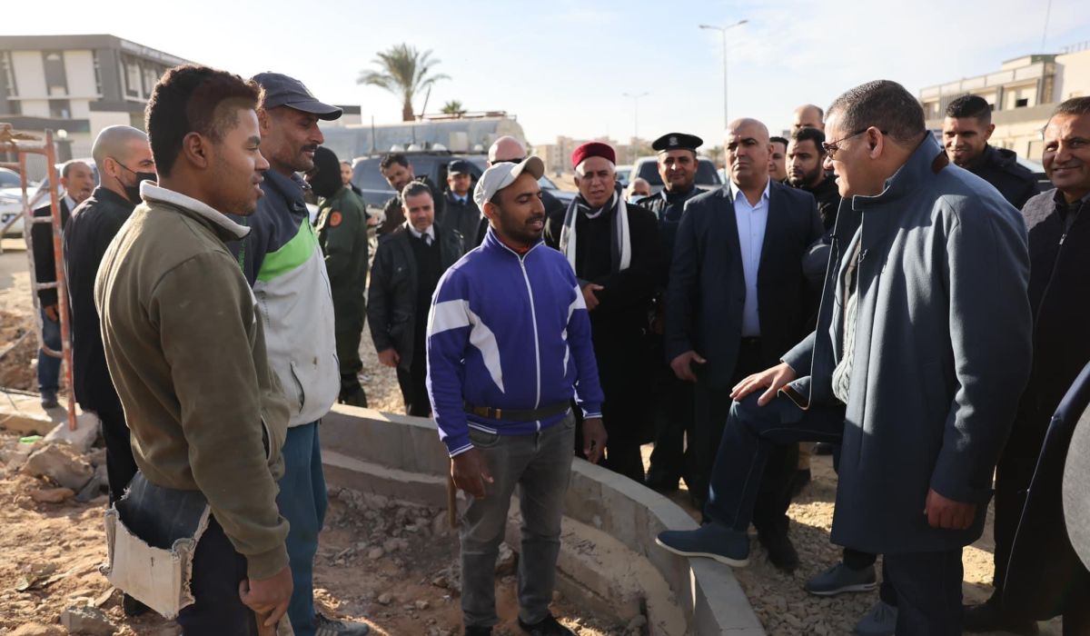 رئيس الحكومة يلتقي المجلس البلدي العزيزية ويتفقد سير المشاريع الجارية في المنطقة