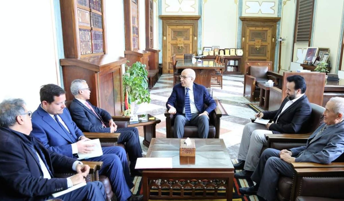 إعطاء الأولوية لتنويع مصادر الدخل لضمان الاستدامة المالية للدولة.. محور اجتماع الكبير مع سفير فرنسا لدى ليبيا