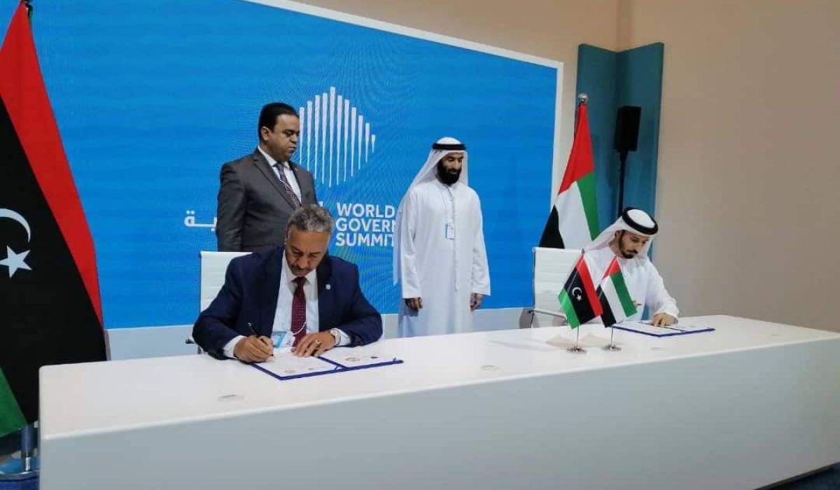 وزير العمل والتأهيل يوقع اتفاقية تعاون مع حكومة دبي بدولة الإمارات