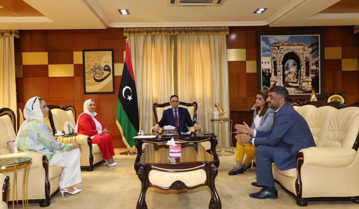 الحويج يلتقي وكيلة وزارة السياحة لمناقشة دعم المشاريع التنموية بالقطاع