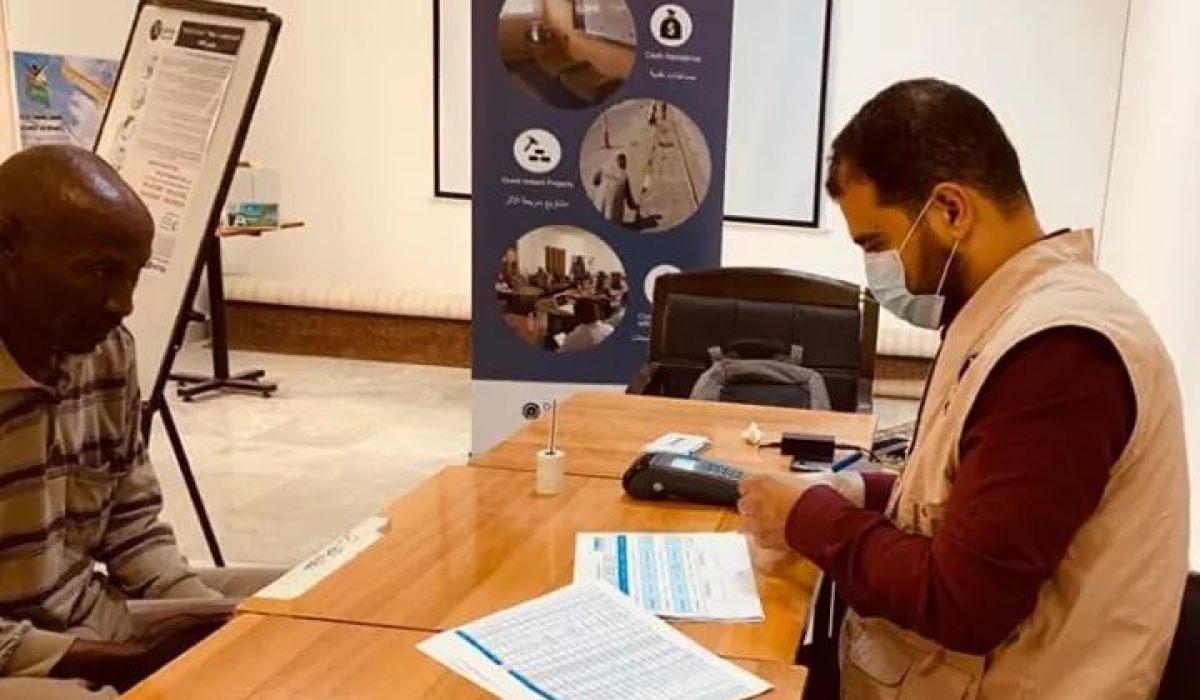 تقديم مساعدات نقدية إلى 90 أسرة ليبية نازحة " ببنغازي "
