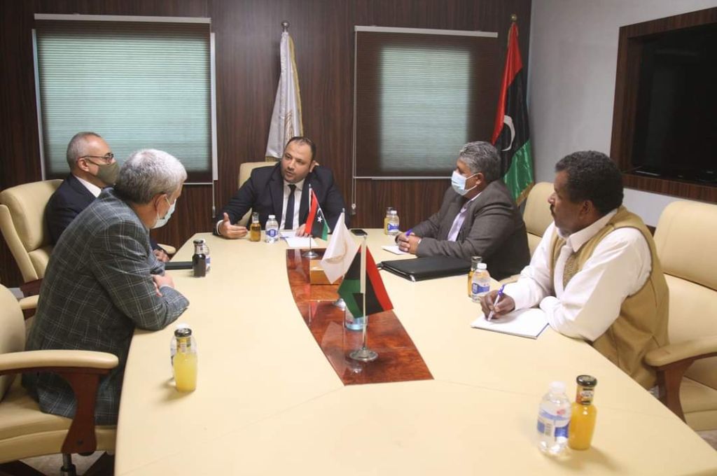 خاص..التجاري الوطني يكشف بأن سقف السحب عالي بمنطقتي الغربية والشرقية ..واستمرار بيع النقد الأجنبي
