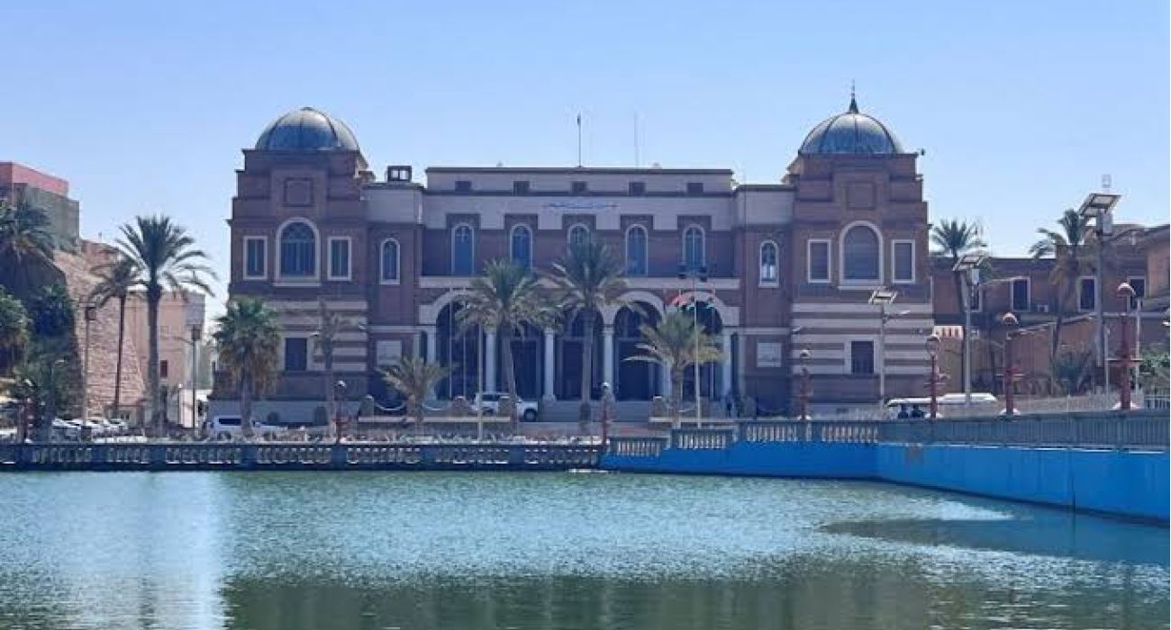 خاص.. "زرموح": المركزي لا يحتفظ في خزائنه إلا 1.5 مليون دينار من العملة المصدرة وهذا لايكفي لتشغيله