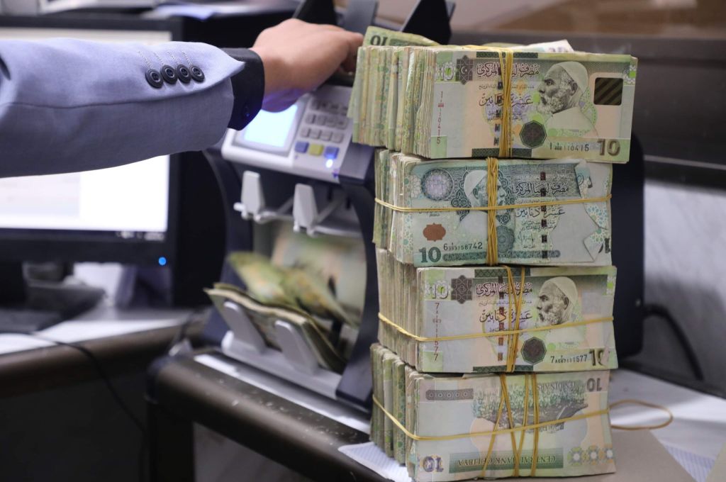 الوحدة الوطنية تكشف لصدى عن رفض المركزي حوالة مرتبات أبريل