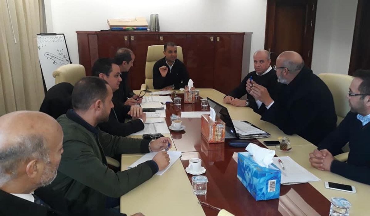 المواصلات تبحث مخصصات الوزارة وتوفير الخدمات للجنوب