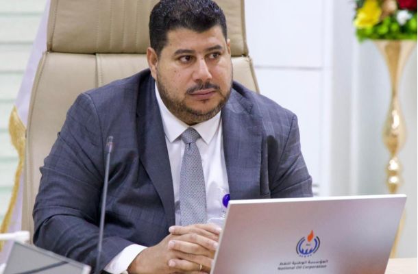 خاص.. من جديد.. الحويج يُعرقل تنفيذ قرار حظر الاستيراد والتصدير إلا من خلال العمليات المصرفية .. ويضع شروط