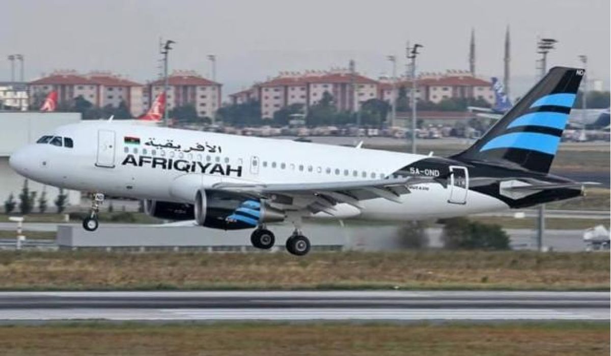 استئناف حركة الطيران بمطار معيتيقة