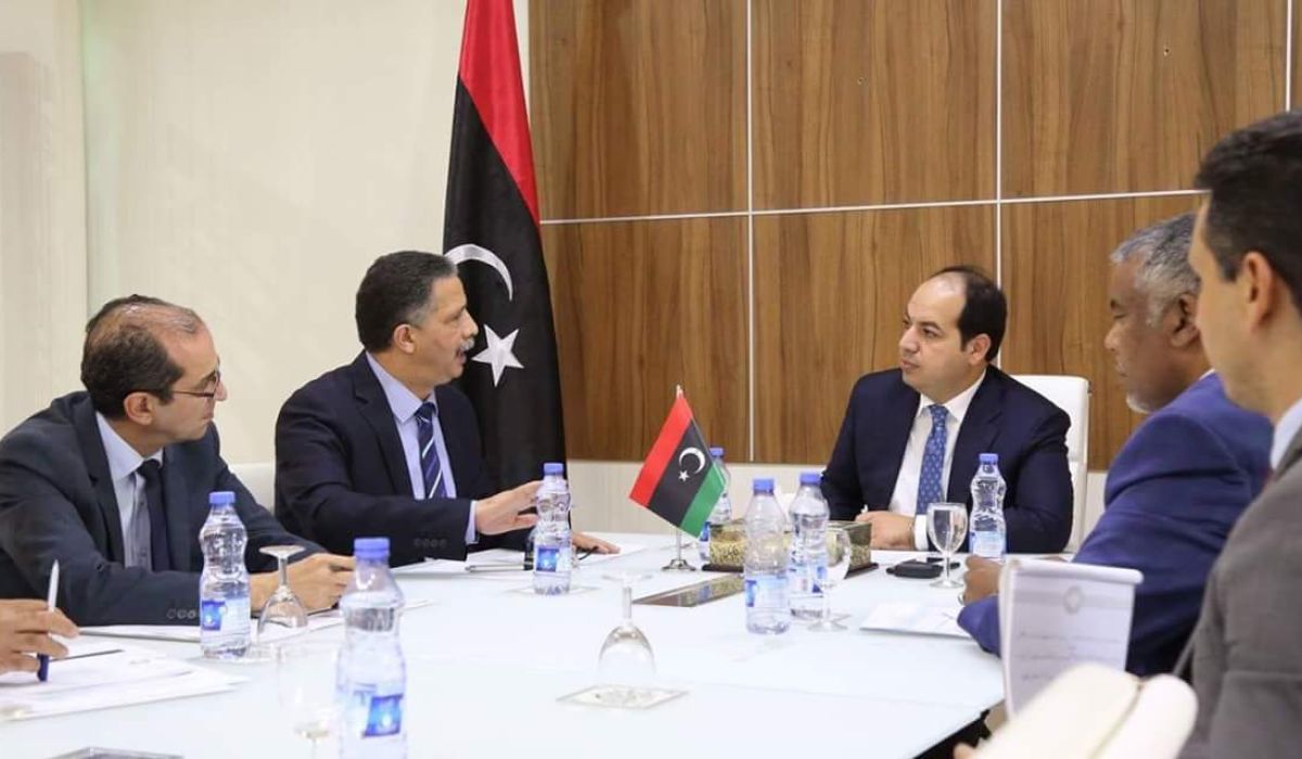 النائب أحمد معيتيق يجتمع مع وزيرا المواصلات والحكم المحلي لتنفيذ مشروع الاقتصاد الوطني