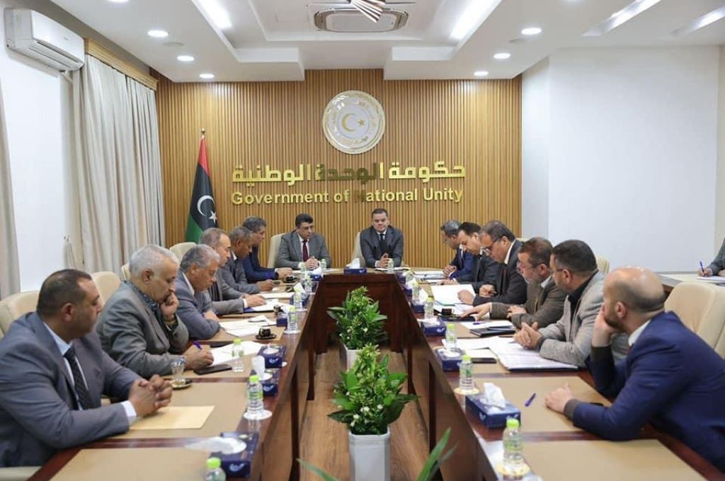 موقع المونيتور: مجموعة فاغنر الروسية هي من تقرر مصير النفط الليبي جنوب البلاد ..وهذه علاقتهم بالجماعات الليبية المهربة